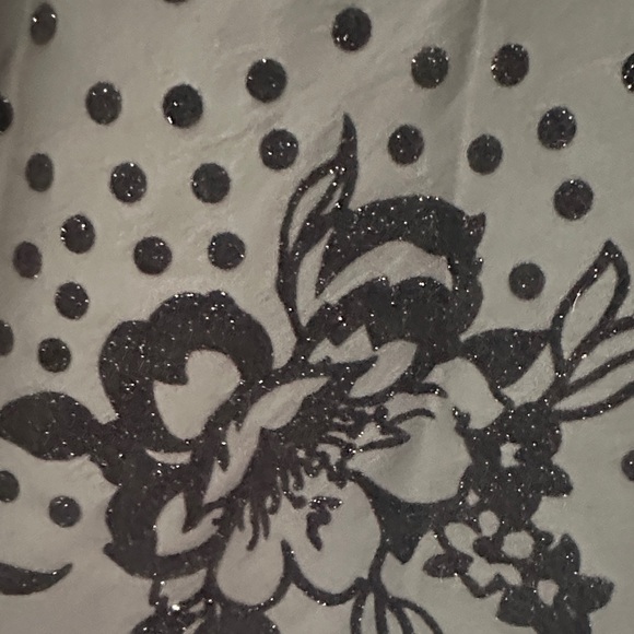 Elegant Black Floral Dress - Picture 4 of 16